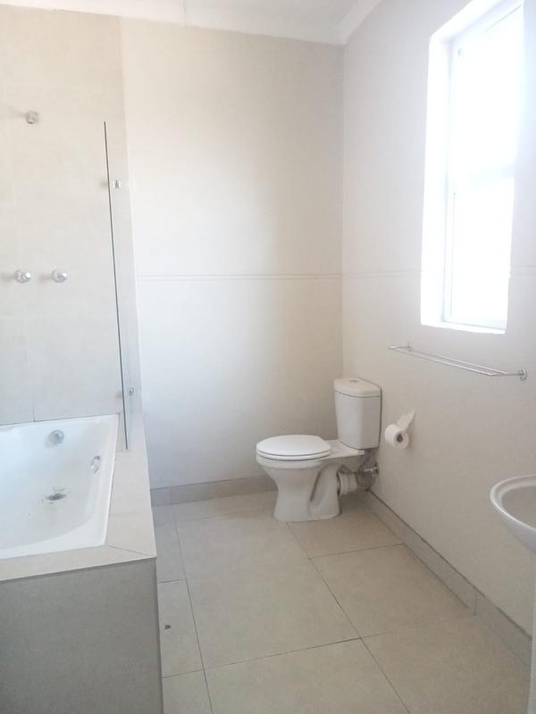 To Let 3 Bedroom Property for Rent in Maitland Western Cape